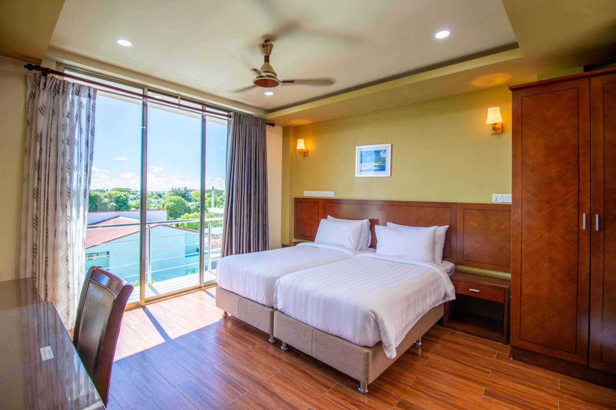 Blue Wave Hotel Maldives- Same Sea, Same Sand Same Sun Like Resorts Kudahuvadhoo Exterior photo